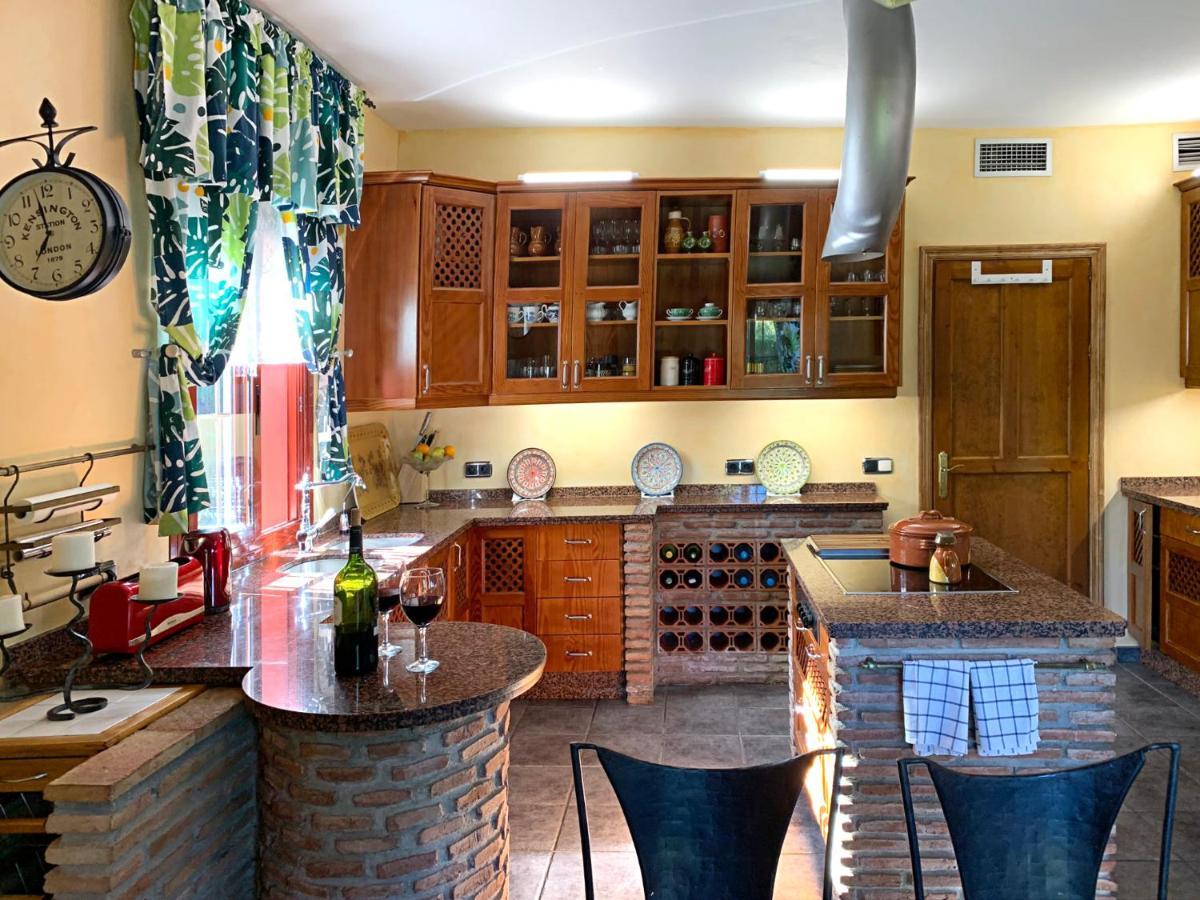 Pousada Nabrisa Marbella, 5 Bedroom, Private Pool, Garden, Bbq Marbella