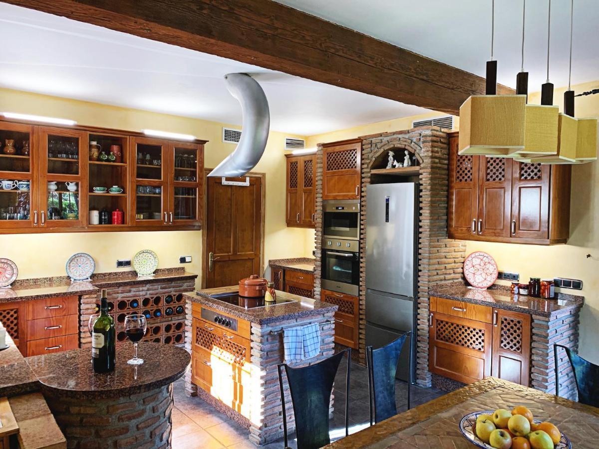 Nabrisa Marbella, 5 Bedroom, Private Pool, Garden, Bbq Pousada