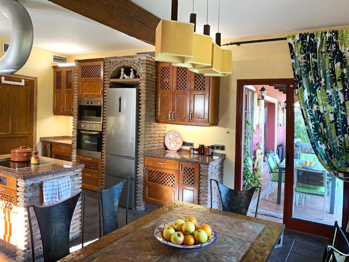 Nabrisa Marbella, 5 Bedroom, Private Pool, Garden, Bbq